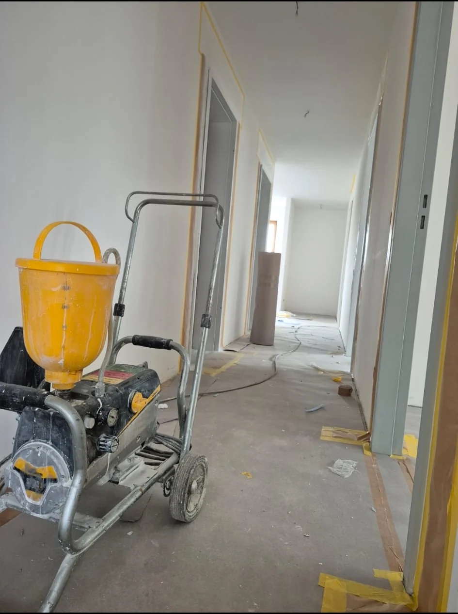 Flur Renovierung mit Malerarbeiten in München